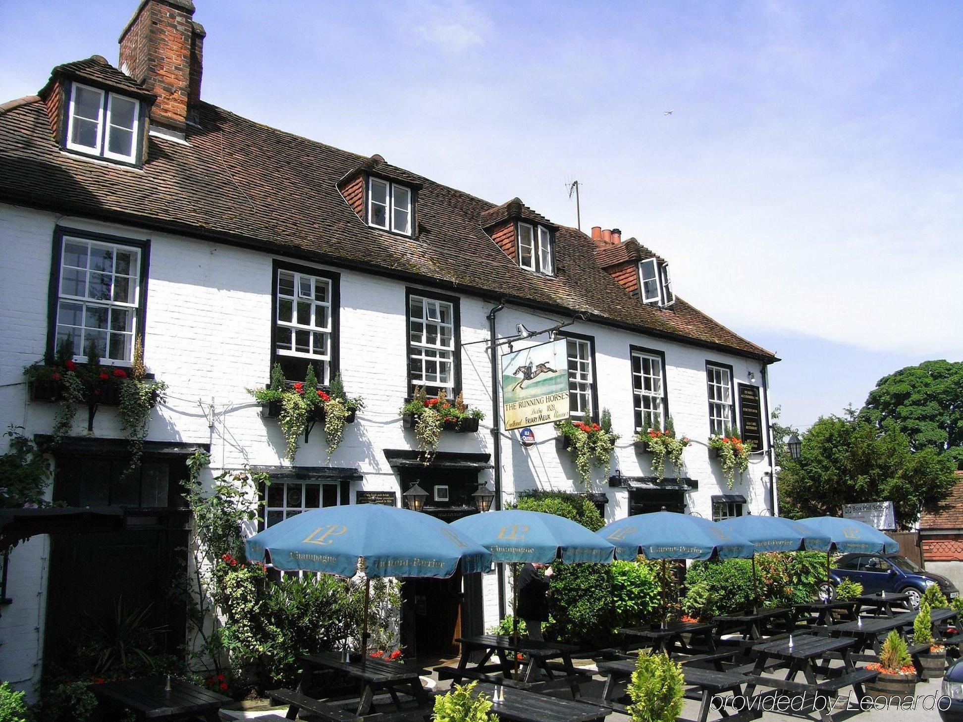 รันนิ่ง ฮอสส์ คันทรี อินน์ Mickleham ภายนอก รูปภาพ