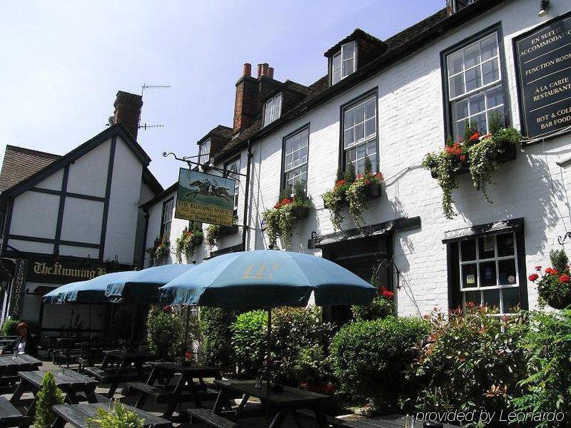 รันนิ่ง ฮอสส์ คันทรี อินน์ Mickleham ภายนอก รูปภาพ