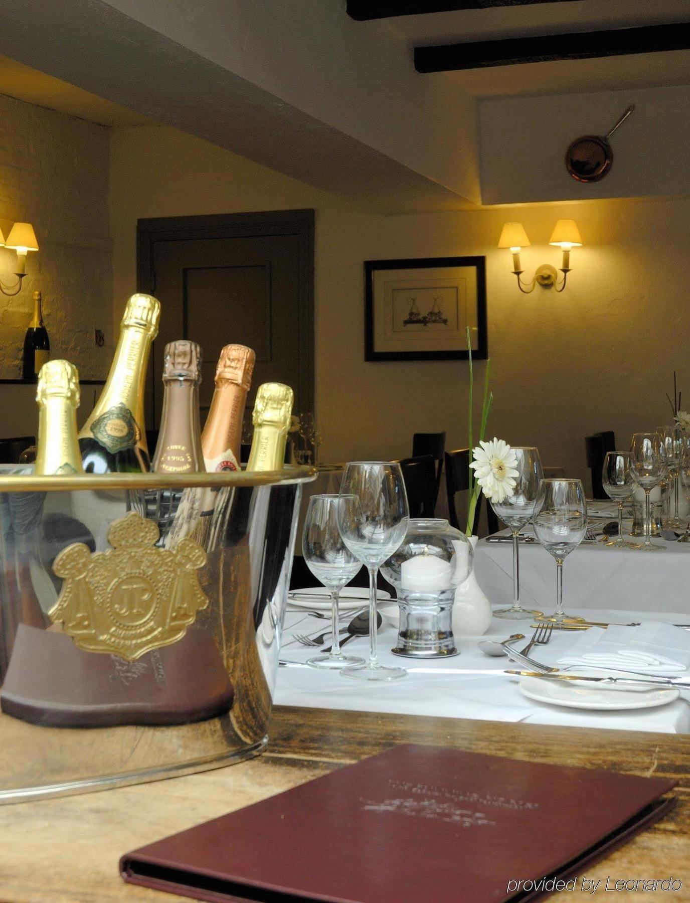 รันนิ่ง ฮอสส์ คันทรี อินน์ Mickleham ร้านอาหาร รูปภาพ