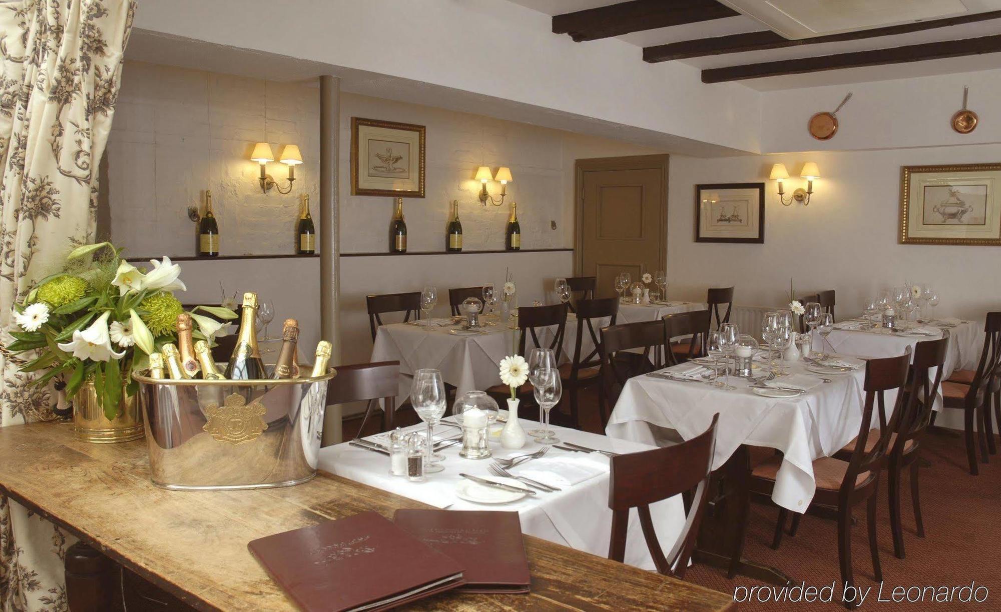 รันนิ่ง ฮอสส์ คันทรี อินน์ Mickleham ร้านอาหาร รูปภาพ